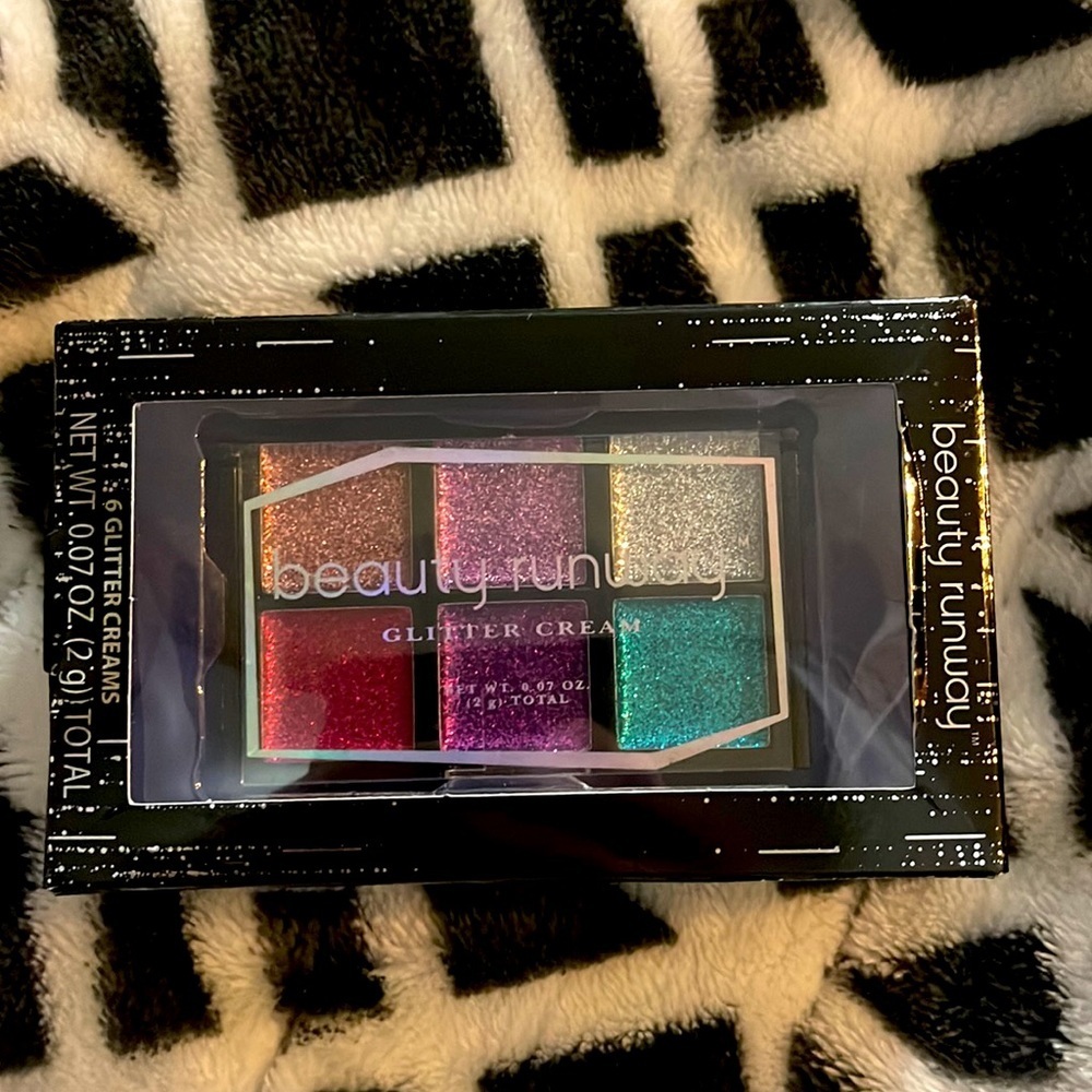6/$20 New Glitter eye palette